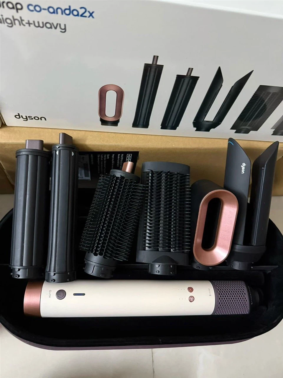 Dyson Airwrap Co-anda2x HS09